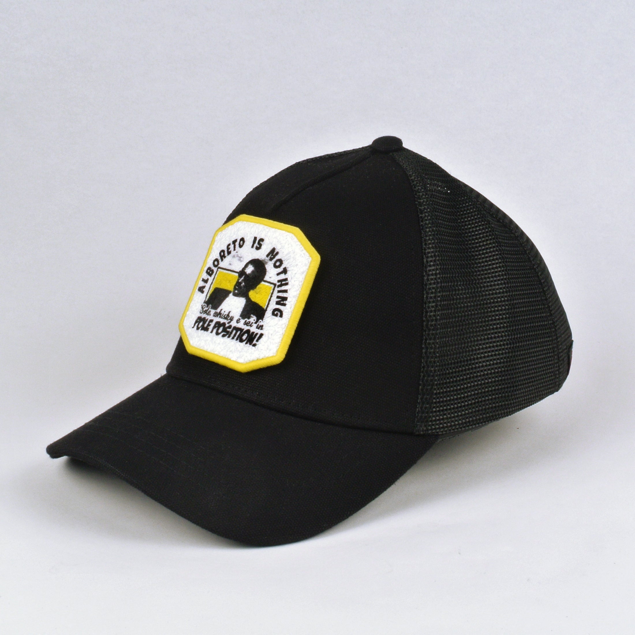 TRUCKER TOTAL BLACK