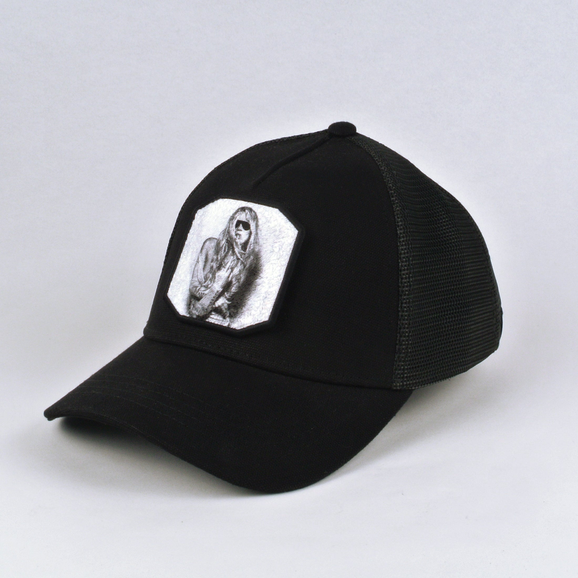 TRUCKER TOTAL BLACK