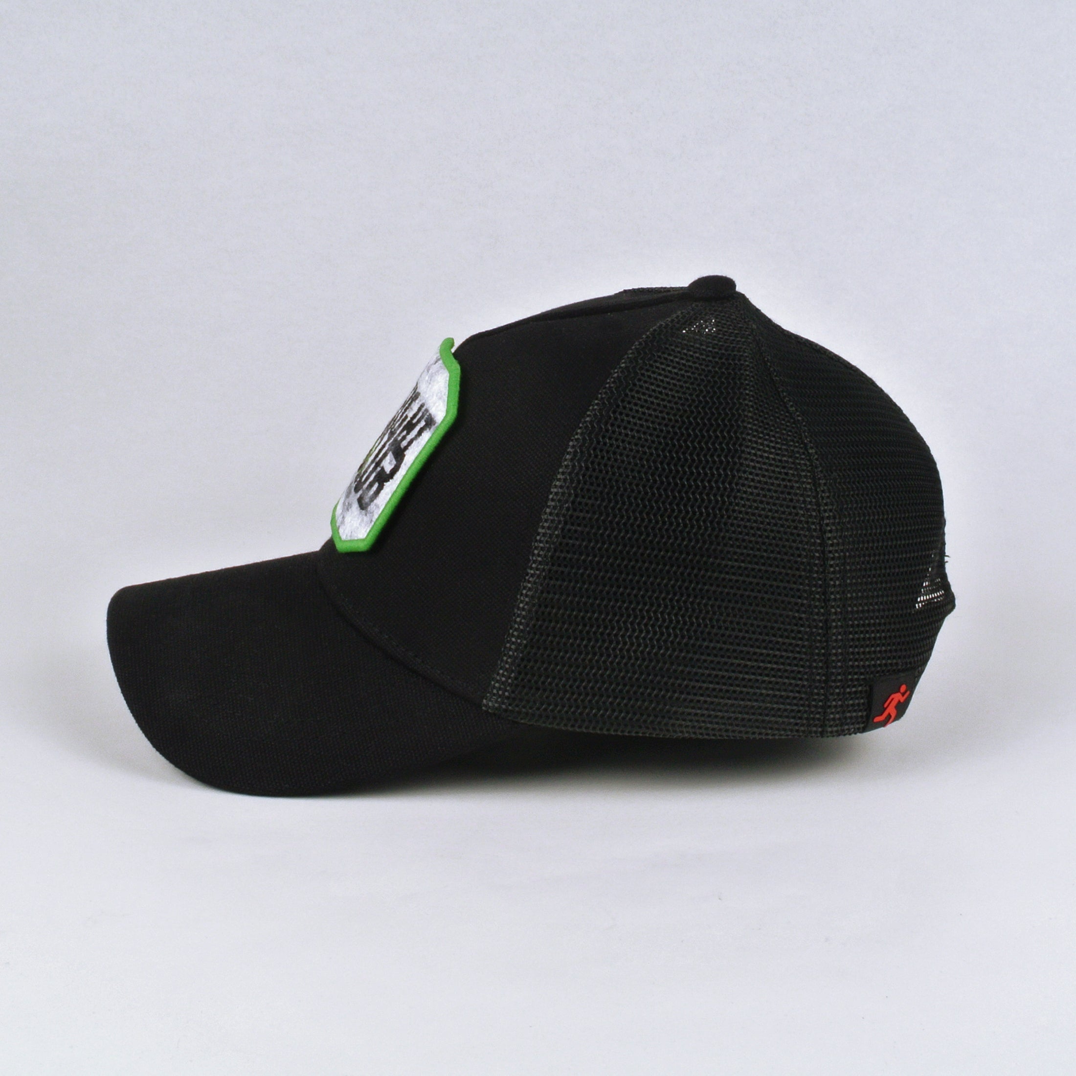 TRUCKER TOTAL BLACK