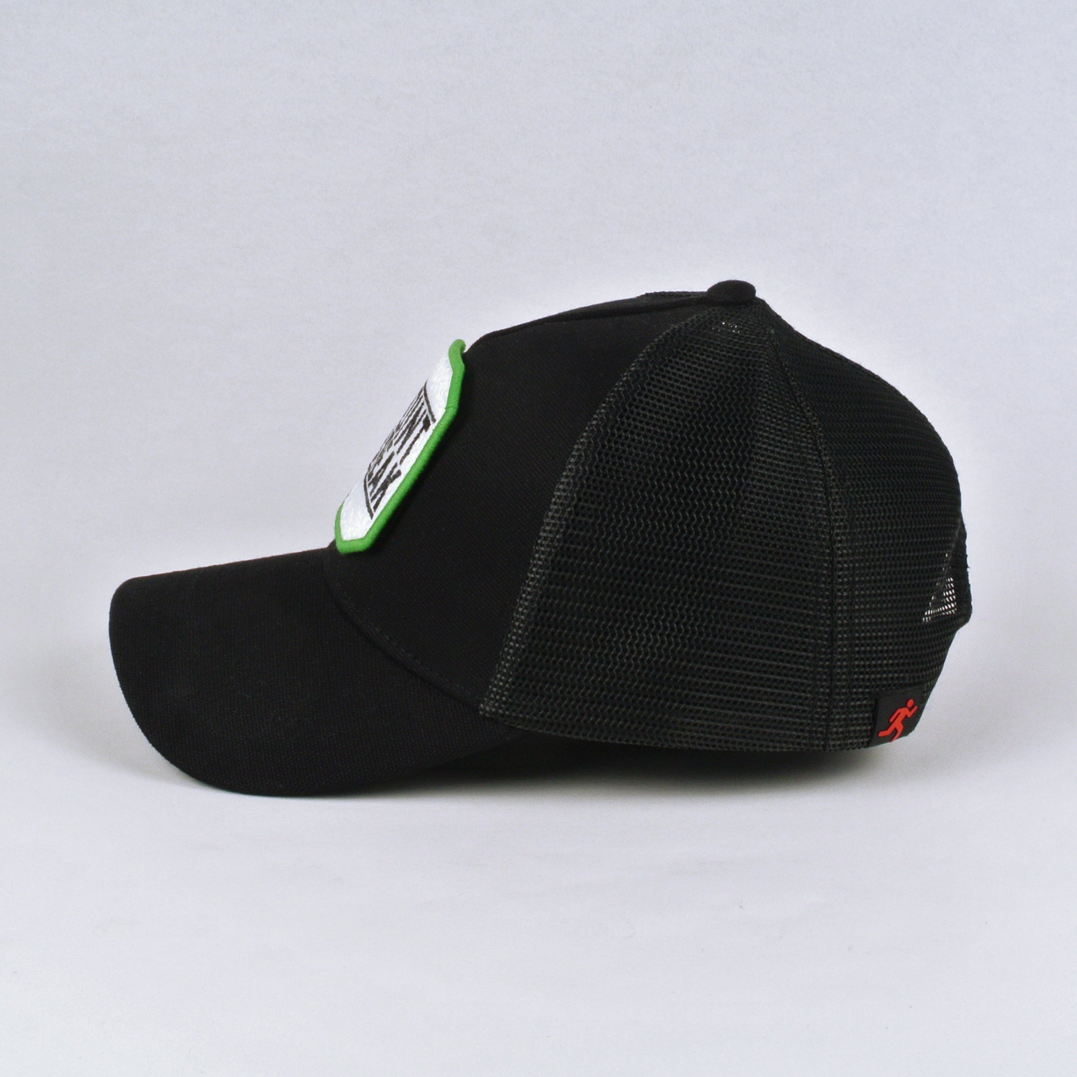 TRUCKER TOTAL BLACK