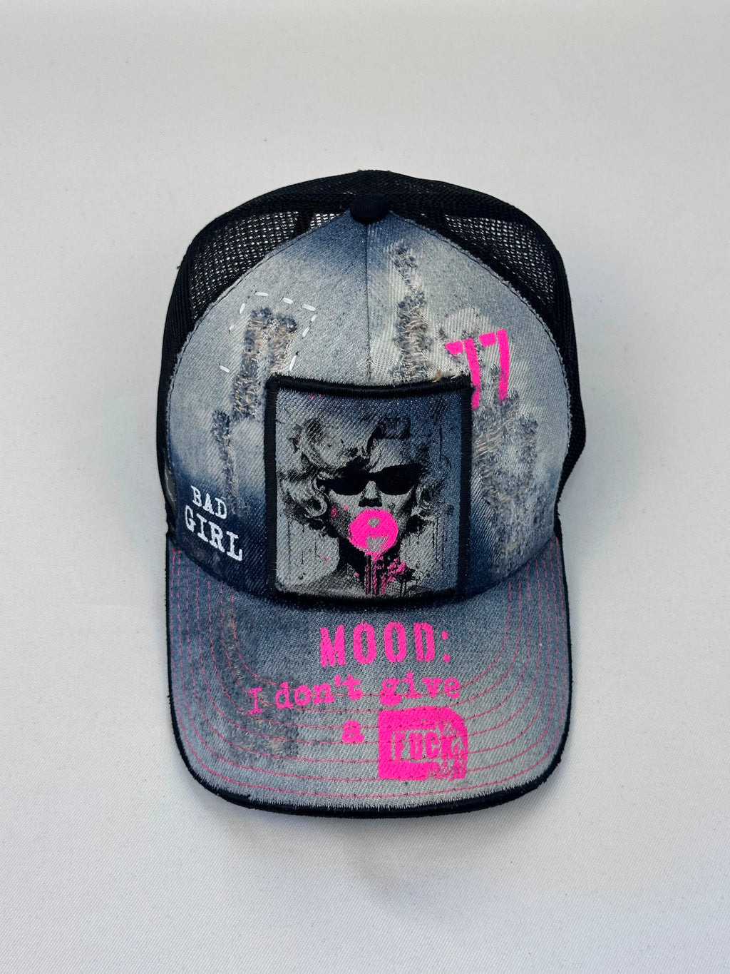 NEON 77 – Cappellino Trucker in Denim Consumato