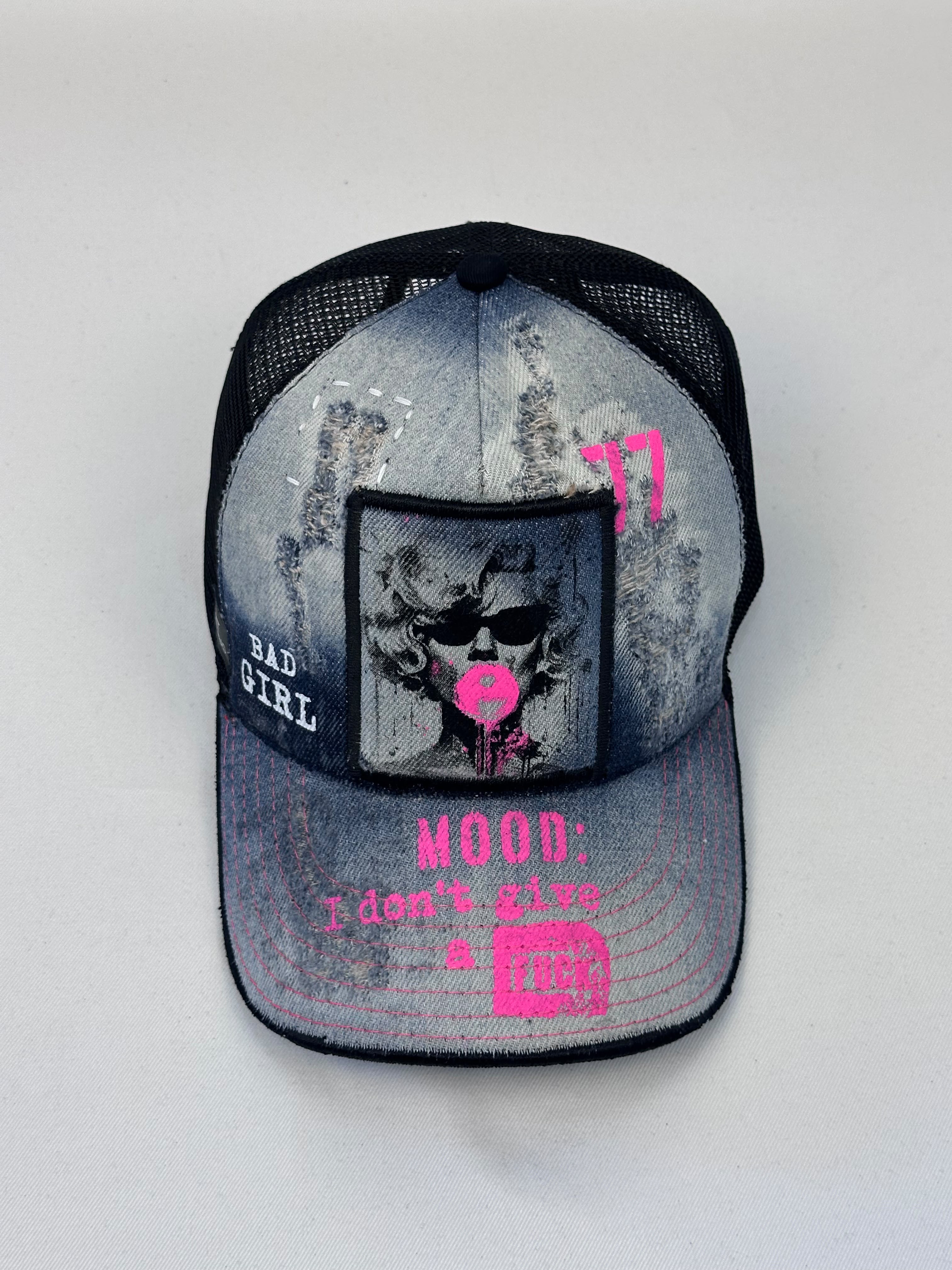 NEON 77 – Cappellino Trucker in Denim Consumato