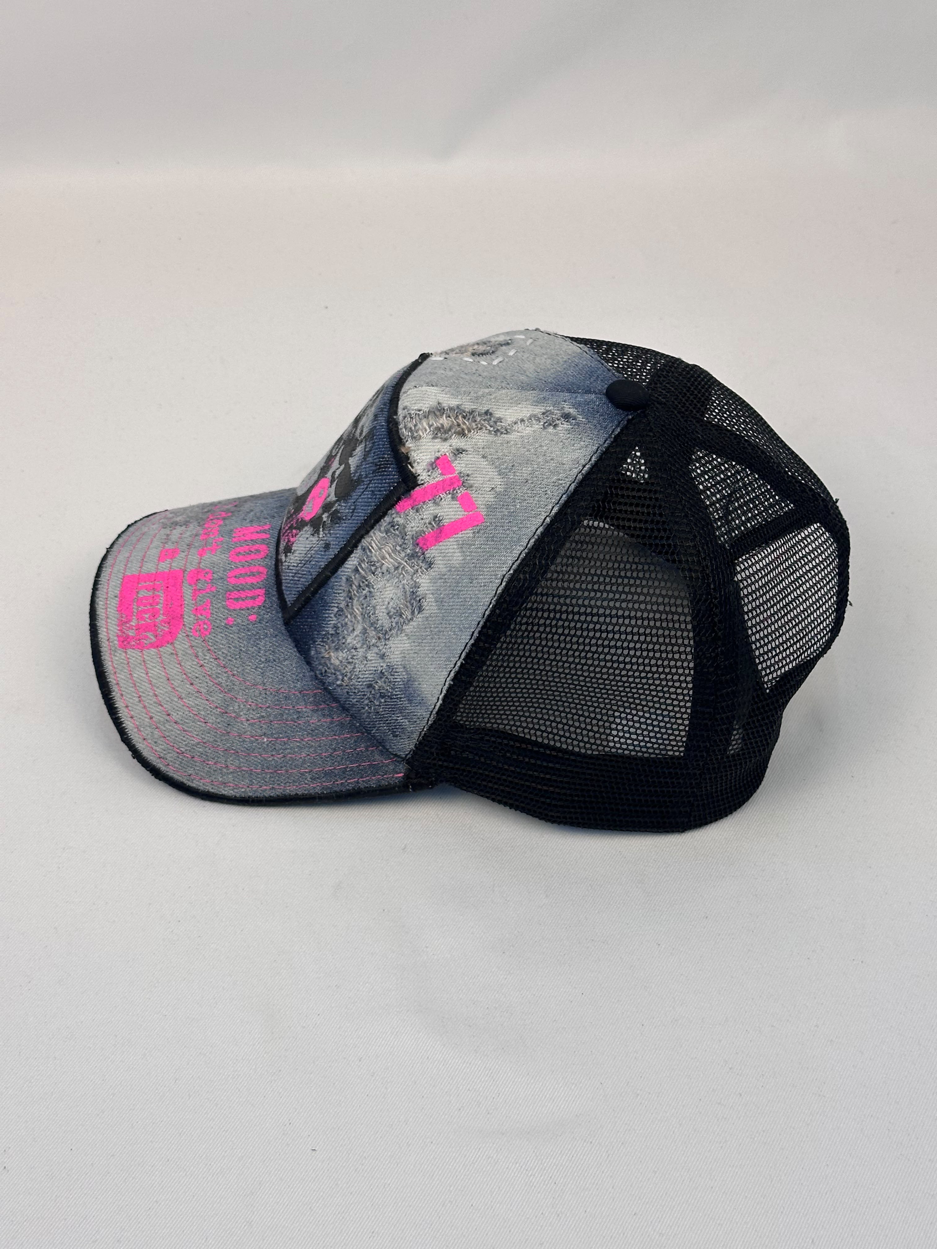 NEON 77 – Cappellino Trucker in Denim Consumato