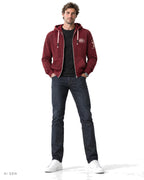 Felpa zip Old School – felpa con zip rosso granata, indossata da un modello – vista frontale