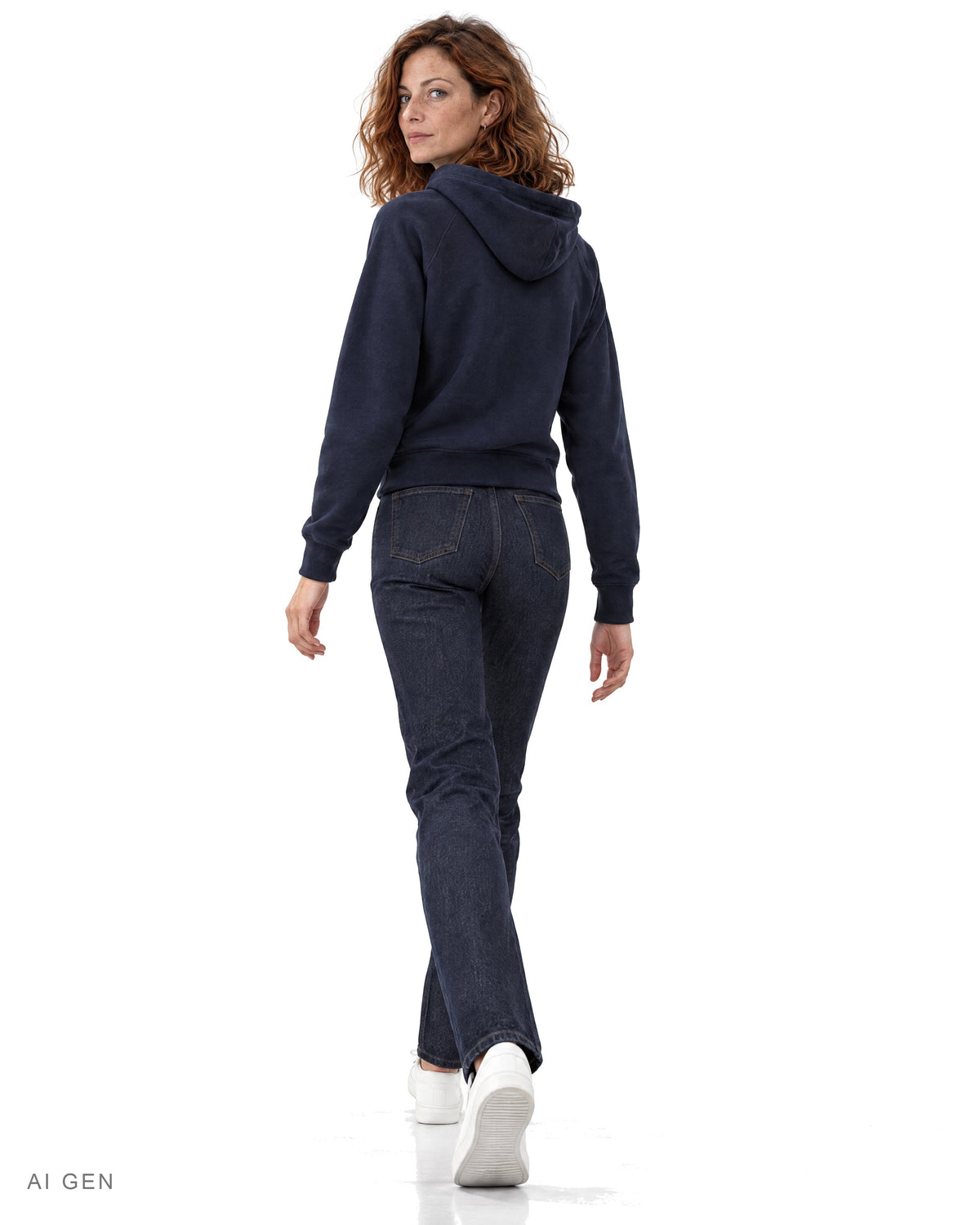 Felpa a collo alto – hoodie in pile blu navy con zip laterale, indossato da una modella – vista posteriore