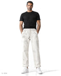 SNOW FADE – jogger bianco in felpa effetto sporco, indossato da un modello – vista frontale