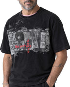 CONTACT SHEET – t-shirt nera oversize con stampa fotografica, indossata da un modello – dettaglio della stampa