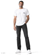 OLD SCHOOL 1971 POCKET – t-shirt bianca con taschino, indossata da un modello – vista frontale