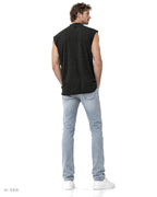 Pitt Conrad TECH PRIME – t-shirt smanicata nera a collo alto indossata da un modello, vista posteriore
